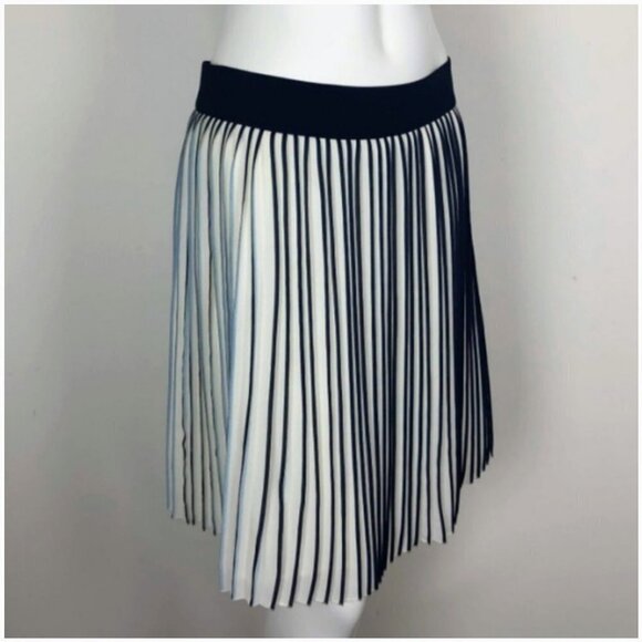 J. Crew Navy & White Pleated Knee Length Preppy Skirt Size 4 - Picture 7 of 13